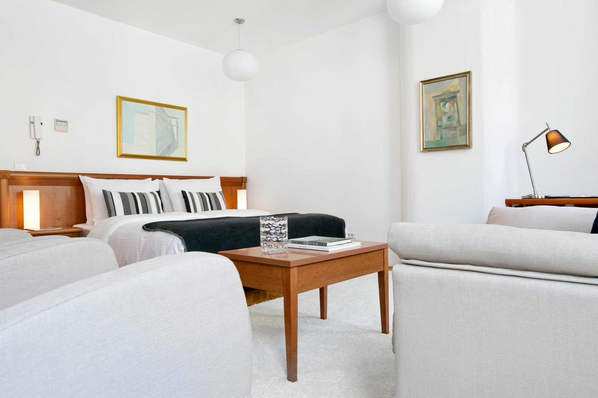 Angel Main Square Center Apartment